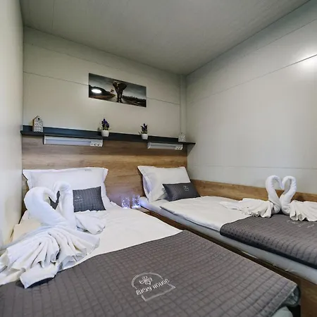 Kamp alanı Glamping Lucky House Gradac