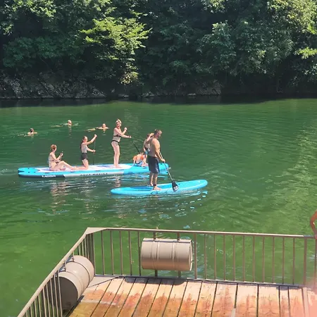 Kamp alanı Glamping Lucky House *