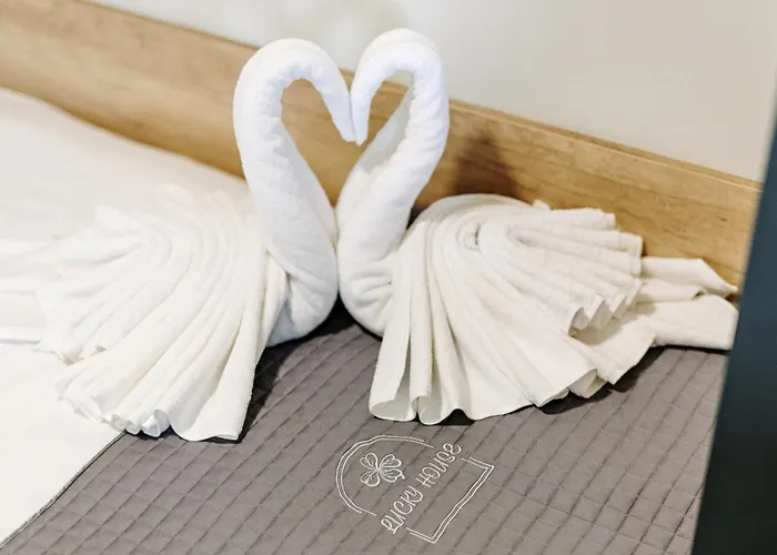 Glamping Lucky House אתר קמפינג Gradac